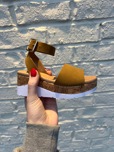 Class Tan Wedge